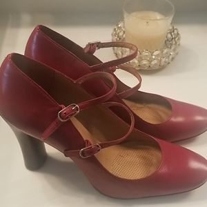 Corso Como gently worn Burgundy heels Sz 8